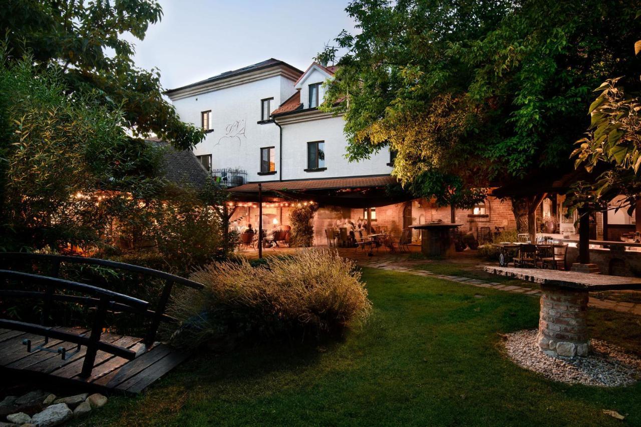 Villa Daniela Uvaly  Экстерьер фото